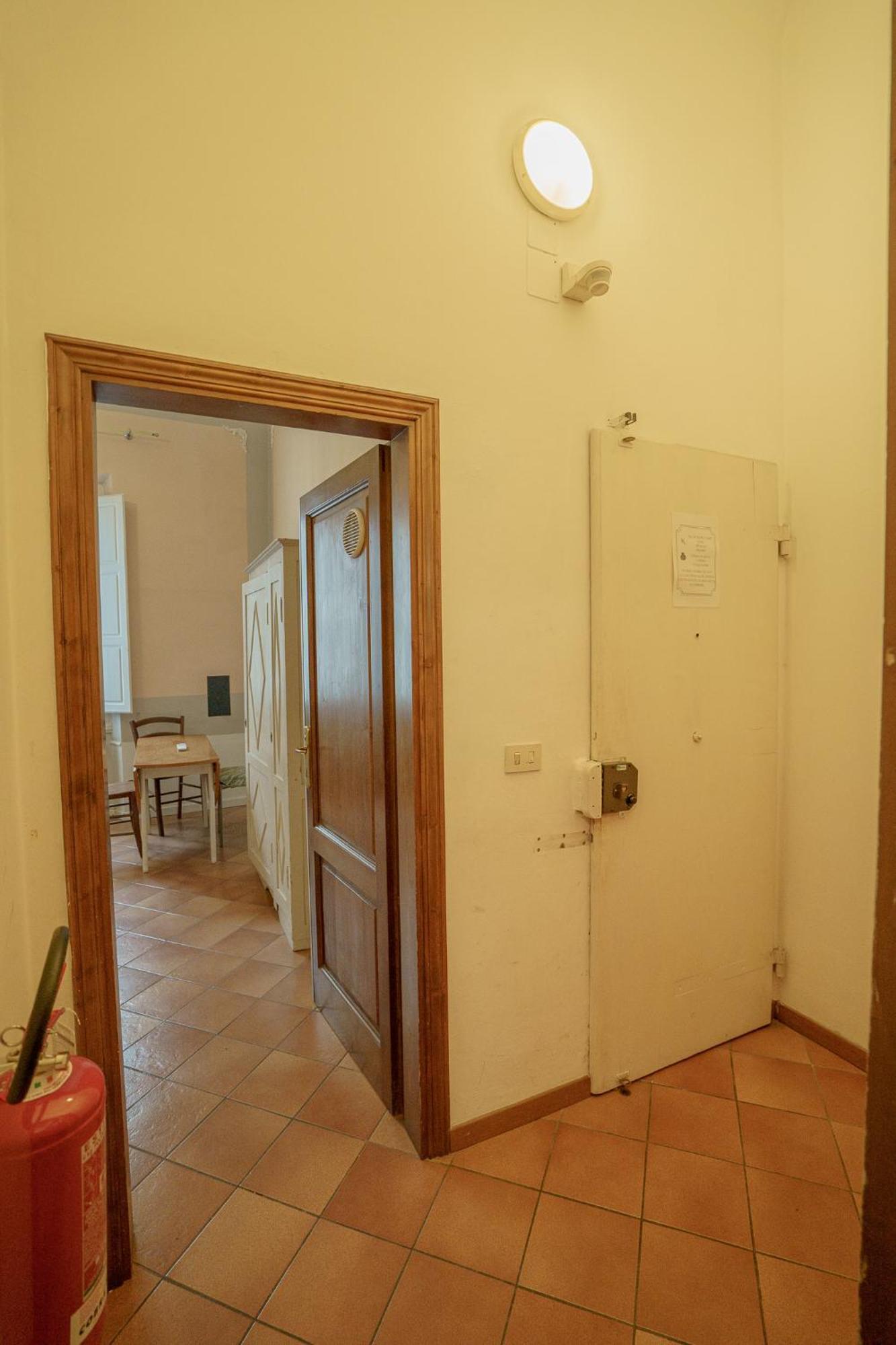 Tranquil Suite Near Museums And Train Station Florence Exterior photo